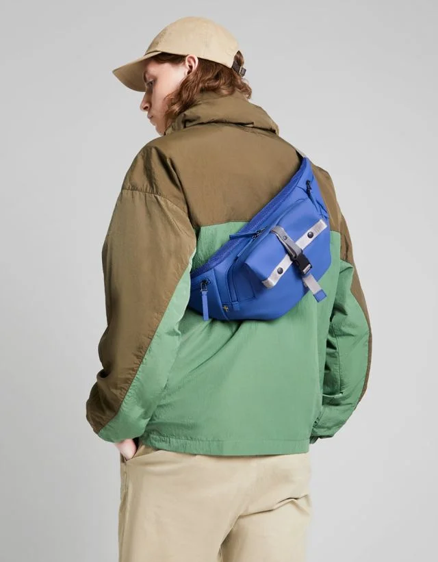 Stadsmyra(365官网登录网址_365bet网站_365体育官网下载同款) 电光蓝